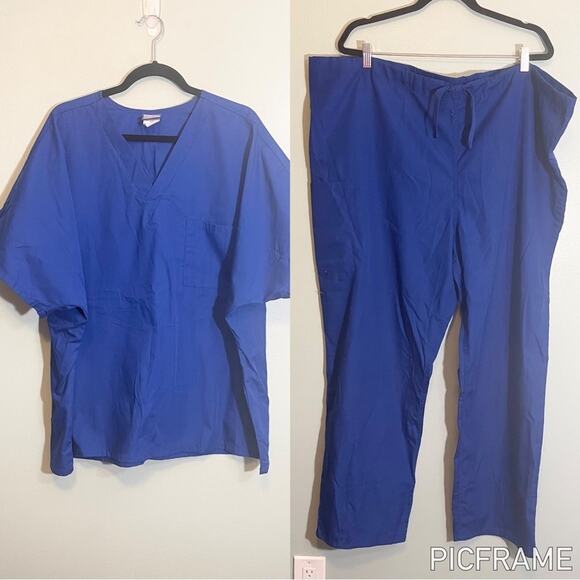 Cherokee Workwear Unisex Blue V-Neck Scrub Top & Drawstring Cargo Pant Scrub Set - Picture 1 of 16